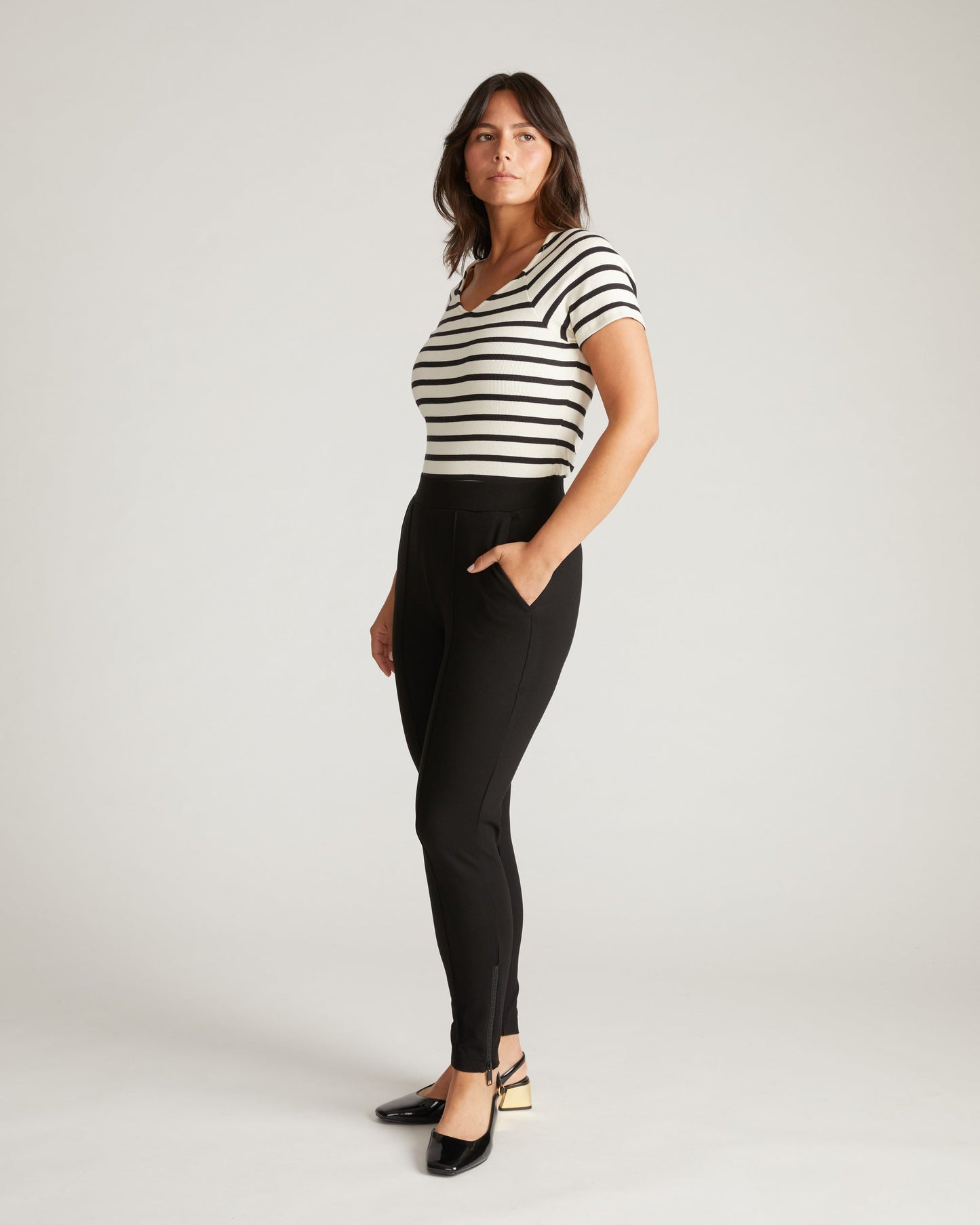 Moro Pintuck Pocket Ponte Pants Black
